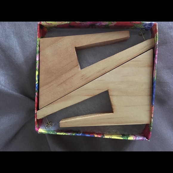 Large Bamboo wood earrings - Picture 3 of 3